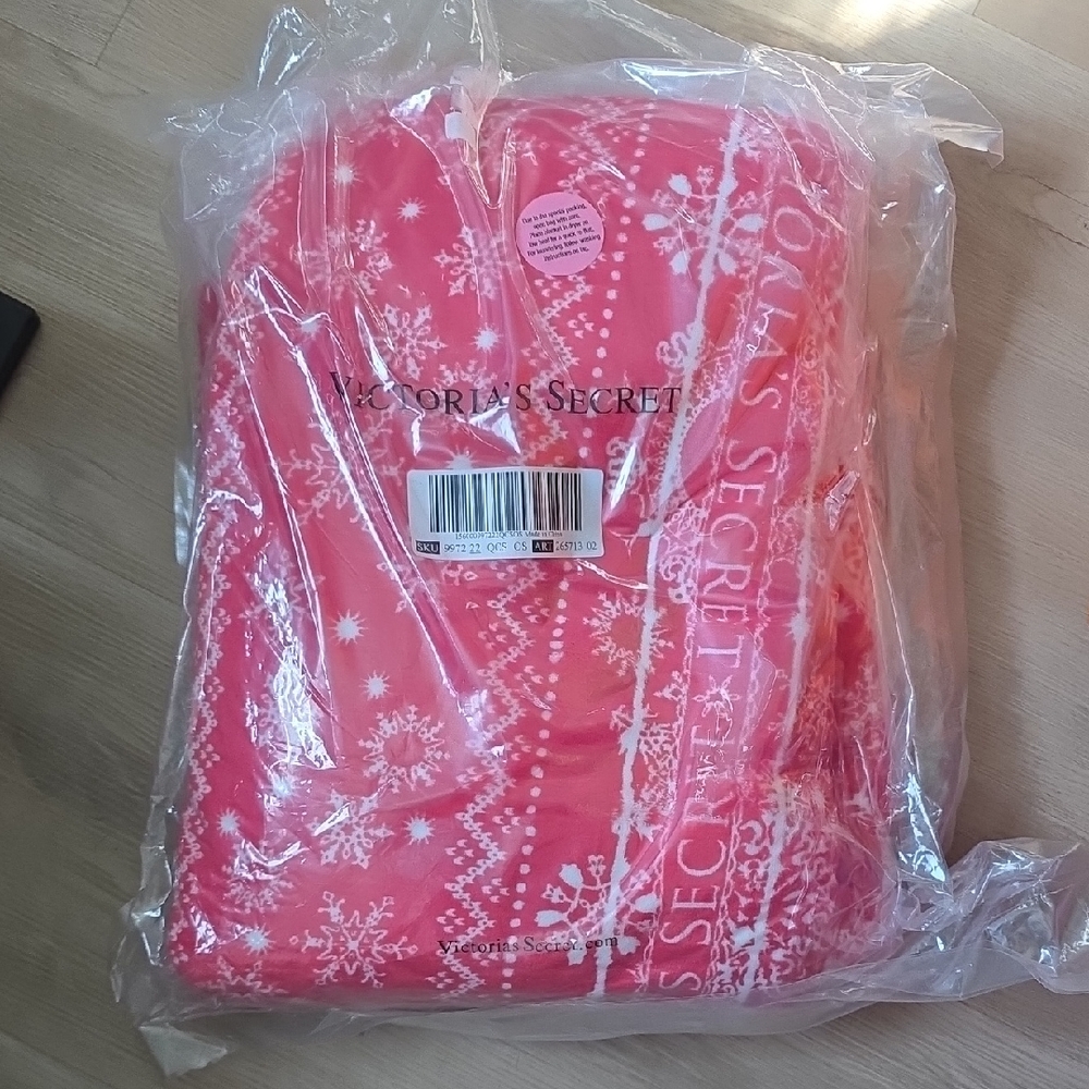 Victoria's Secret Pink Snowflake Blanket